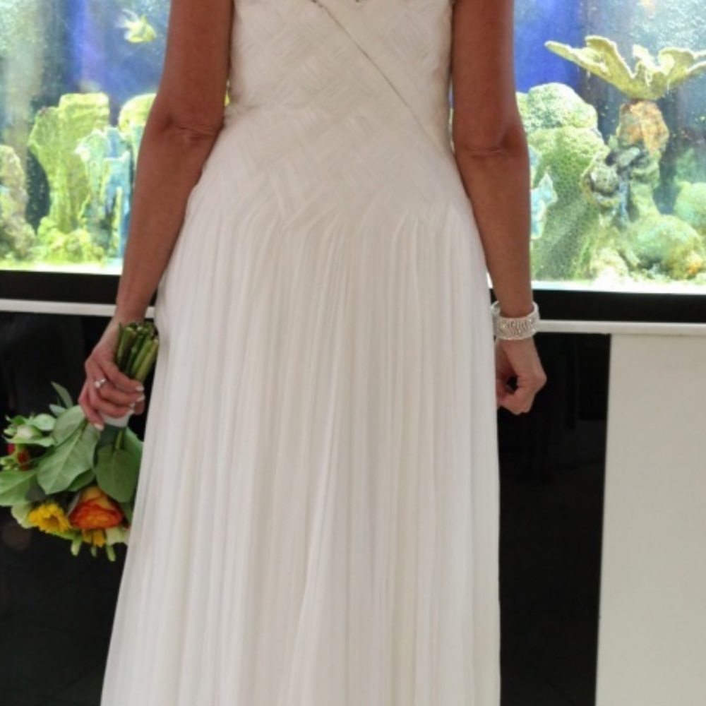 Wedding Dress - Picture 5 of 10